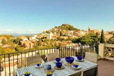 Image de Location maison jumelée avec piscine communale à Begur