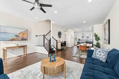 Image de Luxe New Construction | Prime Location | Metro