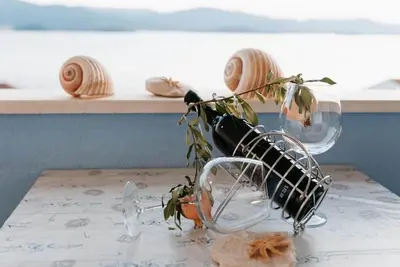 Image de Appartement d'une chambre avec le balcon et la vue sur le mer Komarna, Usce Neretve (A-21938-b)
