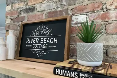 Image de River Beach Cottage- near Lake Bellaire, Torch Lake and beach access across road
