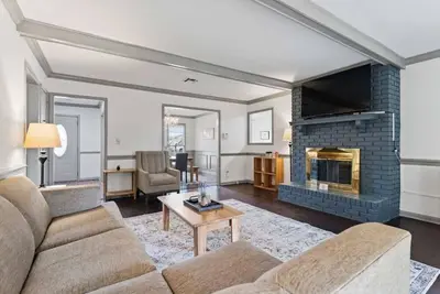 Image de Midtown, Fenced Yard & Patio- White Acres Retreat