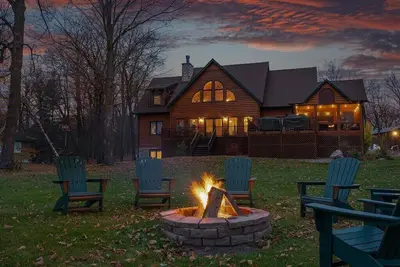 Image de Longbow - Leech| Lakeside |Bar|GameRm|Golf