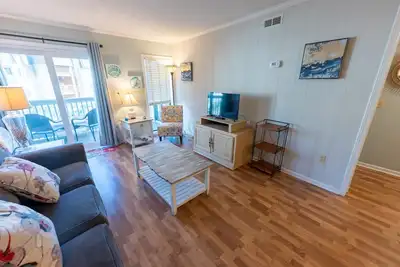 Image de Newly added - Ocean Forest Villas Condo 2nd floor!