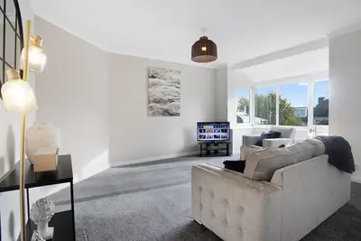 Image de Spacious Living Room and Modern Comforts, Sleeps 4