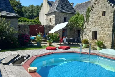 Image de Manoir \"petit bijou\" de 16 ième - piscine chaufee - cheminée + petit patio
