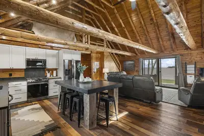 Image de Renovated Cabin on Big Manistique Lake, Access to Trails Nearby!