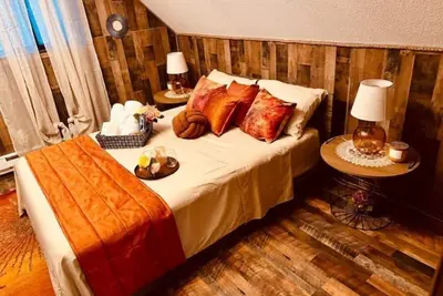 Image de Cozy Cabin 10% discount for Military, First Responders, Church Groups, Educators