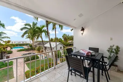 Image de Island Pines 39 - 7 Mile Beach condo by Cayman Villas