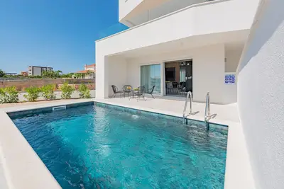 Image de Two-Bedroom apartment next to the pool