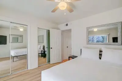 Image de Dallas Abq Uptown Private patio and courtyard