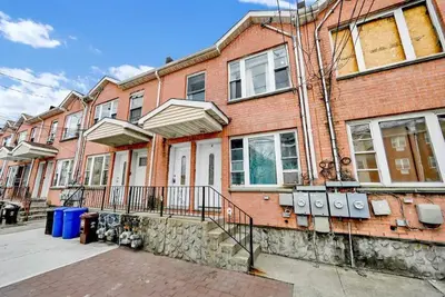 Image de Coastal Breeze in the Rockaways\n\n