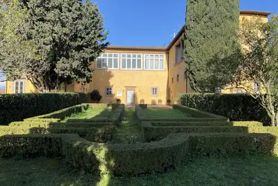 Image de Dante's Paradise, prestigious apartment in Villa of 1300, 2. 5 km from the center