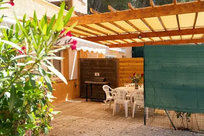 Image de Gîte Pinède. Bas de Villa 2 Ch, Terrasse, Parking