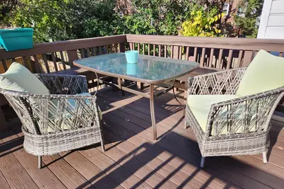 Image de Cozy semi-detached home just 5 miles from Washington, Dc; near Pentagon.