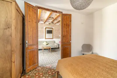 Image de Piso 4 habitaciones en Ramblas Barcelona, lado Plaza Real, delante Museo Güell