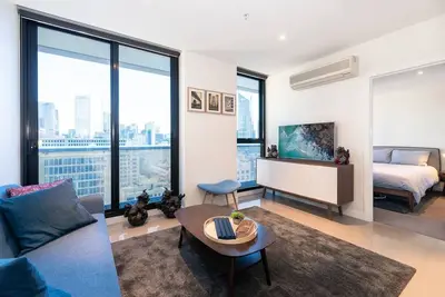 Image de Discover Paris End from a Panoramic Balcony Pad