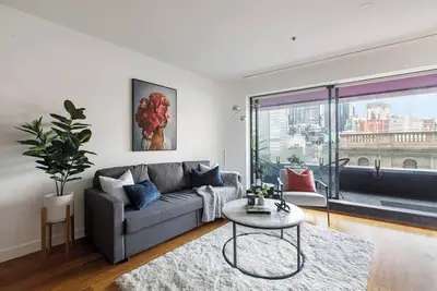 Image de City Living Made Easy on Swanston St with Parking