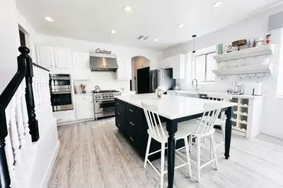 Image de Desert Blooms: Heated Pool & Spa - Winter Oasis