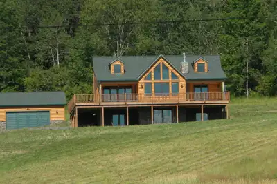 Image de Ellicottville chalet - beautiful home, gorgeous views, 5min to village & hills.