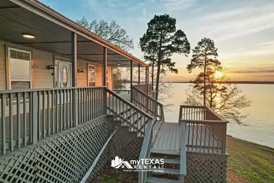 Image de Sunset Retreat on Lake Bob Sandlin