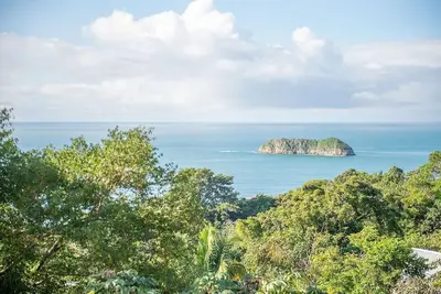 Image de 7 bedrooms Manuel Antonio and Ocean view Private Pool and rooftop Jacuzzi
