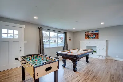 Image de Comfortable Modern Home w/ Game Room - New Hot Tub! Photos soon!