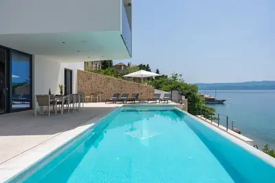 Image de Beachfront Villa Marelia with Pool
