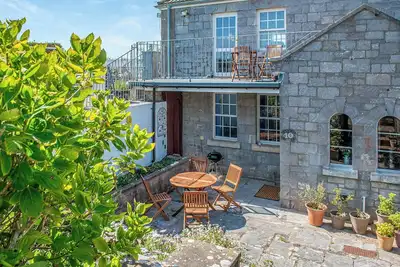 Image de 3 chambres à coucher à Plymouth