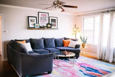 Image de Cozy, Cute and Colorful Cottage in Park Hill, Close to Downtown