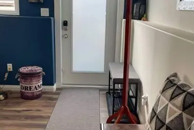 Image de T-Lee’s Suite! Quiet & Cozy. Dog Friendly! Walking/Cycling path near by 😊