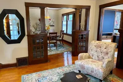 Image de Exceptional Location, only 3 blocks east of campus