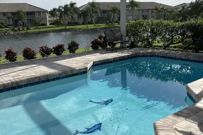 Image de Escape to Paradise - 3 Bedroom 2 Bath Lake View Villa, Heated Pool, Players Club