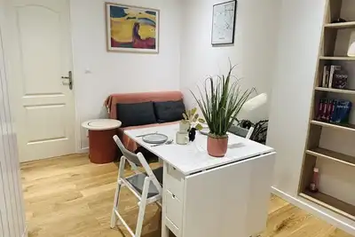 Image de Paris 17e Batignolles appartement moderne calme