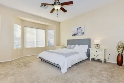 Image de Gorgeous 4 bedroom house in a peaceful neighborhood.