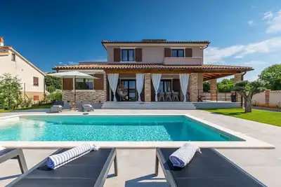 Image de Superbe maison à Galizana avec sauna