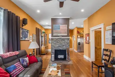 Image de Stockyards-3/4 mile away! -Sleeps 8-Americana House, Tcu close by
