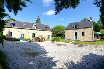 Image de Maison de vacances 'Cristal - Gîtes De Kerlividic' avec piscine partagée, Wi-Fi et climatisation