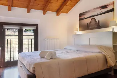 Image de Appartement \"Relax tra Monti e Laghi\" avec balcon et Wi-Fi