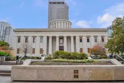 Image de Cozy Apartment Downtown With City Views!