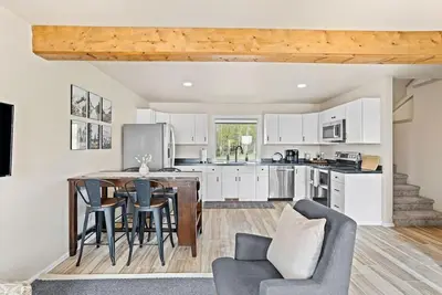 Image de Centennial Valley Home