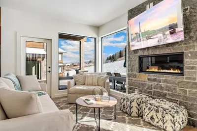 Image de Granby Ranch Getaway! Ski, Bike, Swim! Sleeps 10!