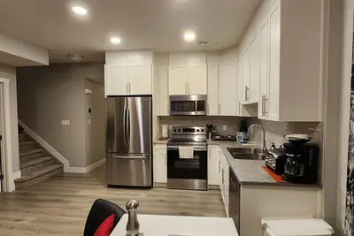 Image de Modern Legal suite near Airport, Hospital, South common, Henday, 91 St, Town Ctr