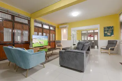 Image de 2 minutes walk to Asok Bts/Mrt/Terminal 21_Sukhumvit 19. Best Location in Bkk!