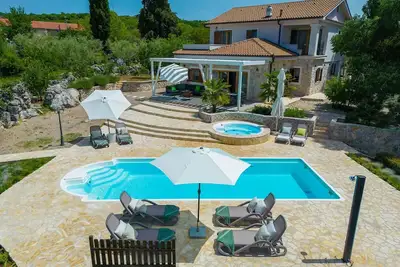Image de Villa Laura with pool and jacuzzi (Kvarner - Brusići)