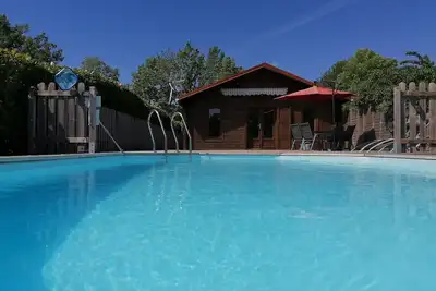 Image de Chalet with private pool overlooking meadow and woodland