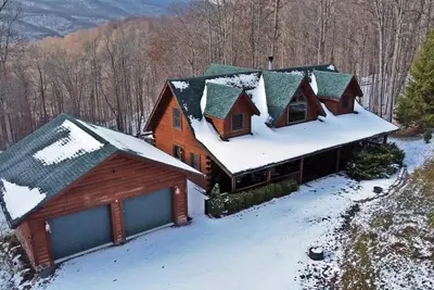 Image de West Virginia Luxury Cabin, near Snowshoe, in Beautiful Sunset Mountain Village