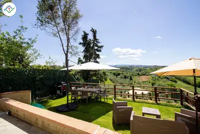 Image de Casale il Petruccaio: Jacuzzi and Panoramic Views Tuscany hills