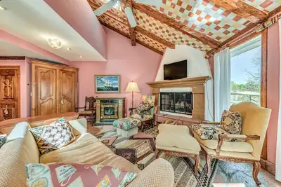 Image de Cloudcroft Home w/ Fireplace Near Downtown!