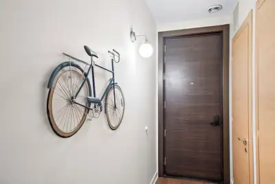 Image de Nomade Mtl, Old Mtl, Stylish 2bd 2ba Apt