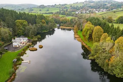 Image de Lake House - Luxury Cottages